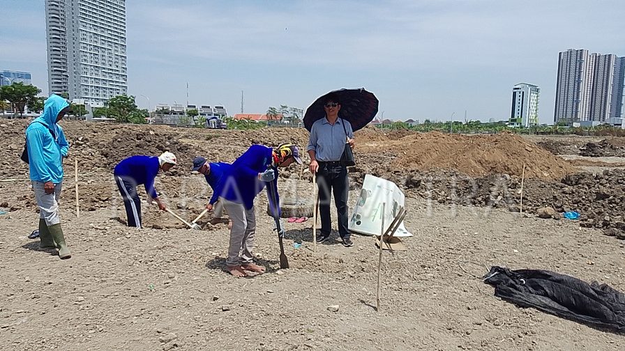 Grand Kenjeran Taman Golf photo 2